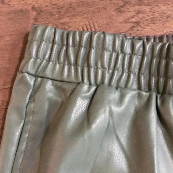 FABLETICS vegan leather shorts smoke green Small New with Tags - Picture 4 of 7